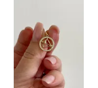 Zlatý prívesok 1687