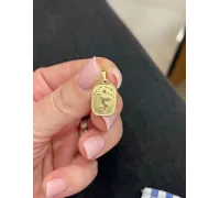 Zlatý prívesok 1569