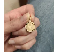 Zlatý prívesok 1479