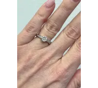 Diamantový prsteň z bieleho zlata 137